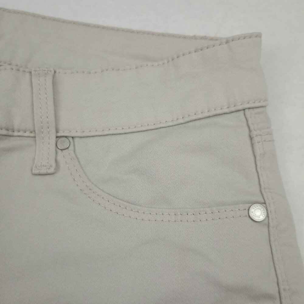 Gloria Vanderbilt Bermuda Shorts Ivory Size 10 - Picture 4 of 12
